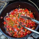kochen gulasch dutch oven cs-trading bbq bull